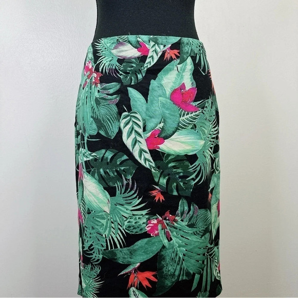 Lord And Taylor Tropical Pencil Skirt - Picture 2 of 14